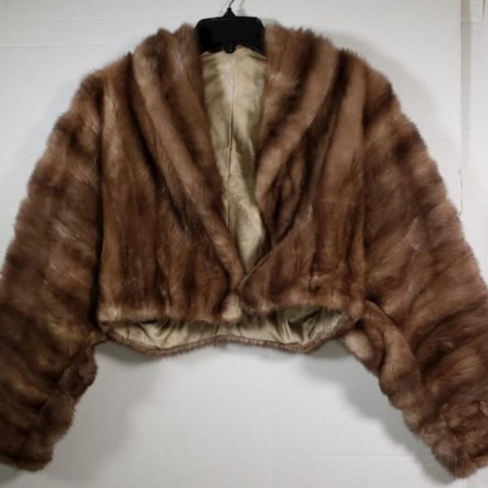 Cropped mink fur coat striped size L